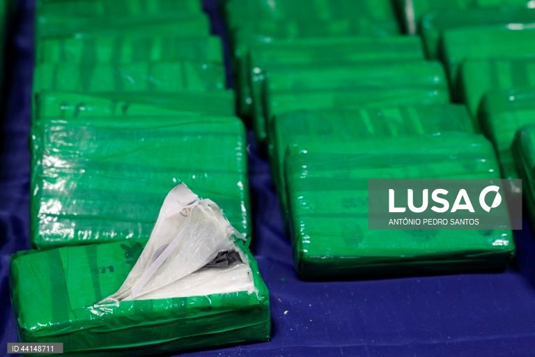 Operação da PJ, Marinha e Força Aérea  apreende mais de 7.000 quilos de cocaína