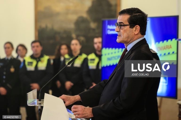 Rui Moreira diz que não vai “perder mais tempo” com o metrobus do Porto
