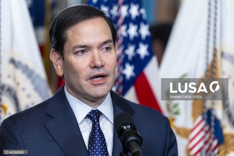 Chefe da diplomacia dos EUA avisa que Trump quer mesmo comprar a Gronelândia