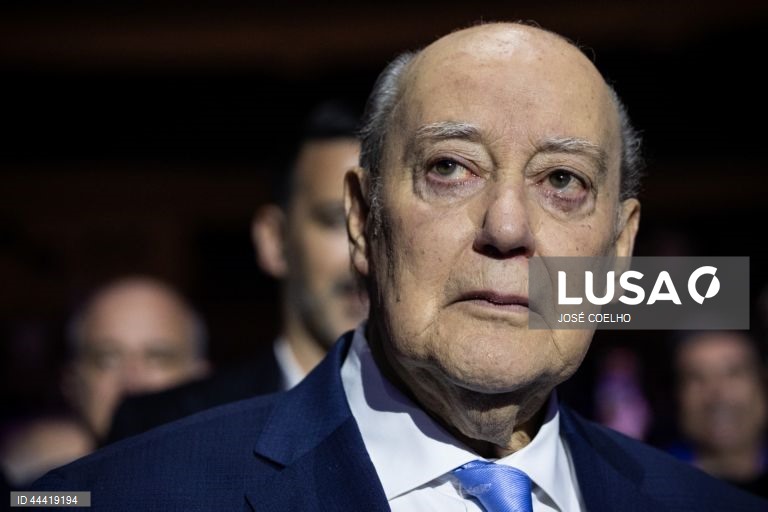 Funeral de Pinto da Costa realiza-se na segunda-feira pelas 11:00