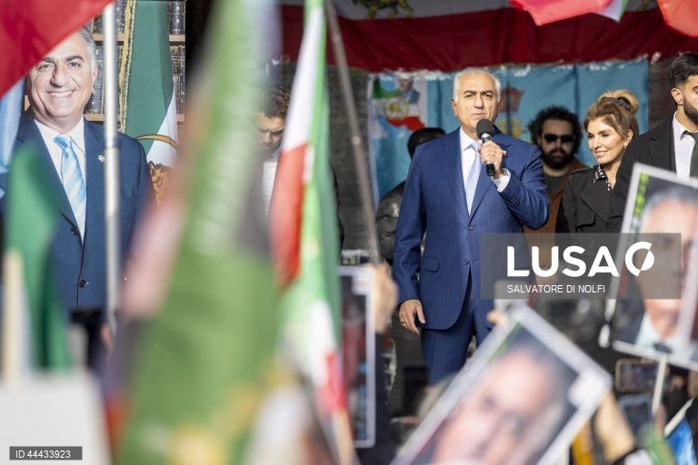 Filho do xá deposto do Irão exorta manifestantes a “prepararem-se para tomar” centros das cidades