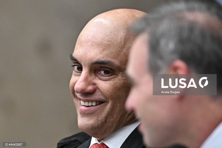Supremo dá 24 horas para Bolsonaro explicar razão do incumprimento de medidas cautelares