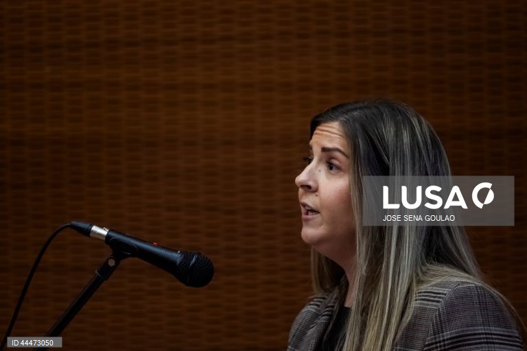 Ministra da Cultura repudia “atentado contra liberdade de expressão” sobre A Barraca