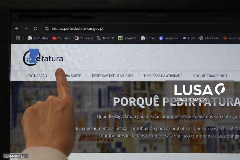 Contribuintes têm até hoje para validar faturas do IRS de 2025 e comunicar agregado