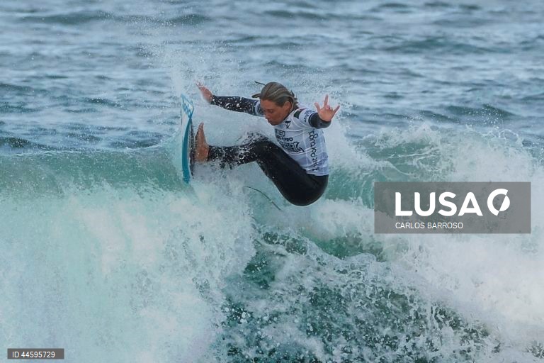 Trio de surfistas portugueses nas meias da Qualifying Series de Inglaterra