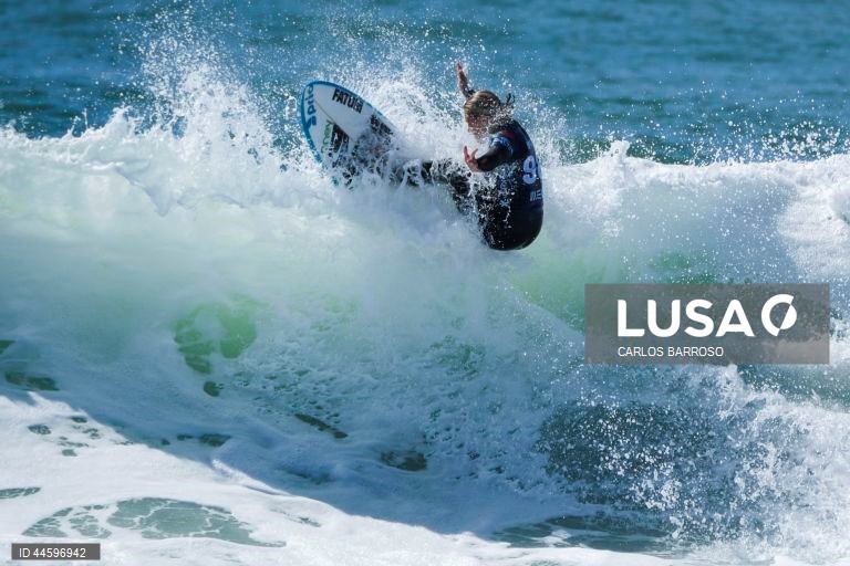 Yolanda Hopkins eliminada na primeira ronda na estreia no circuito mundial de surf