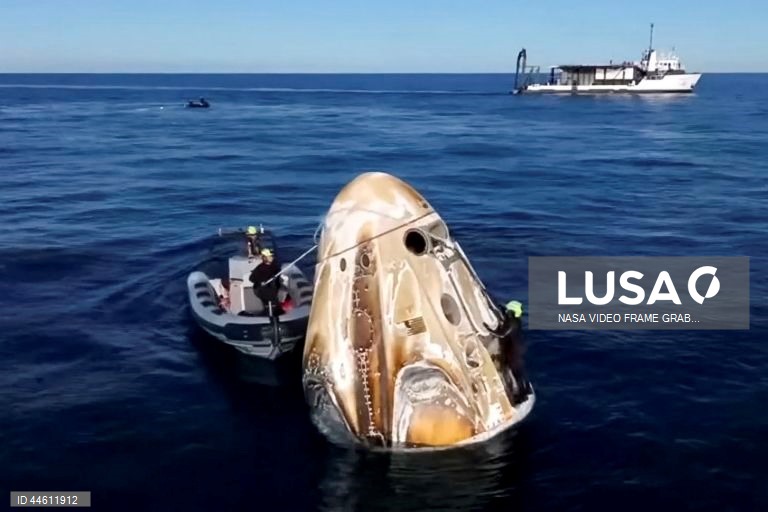 SpaceX Crew Dragon Capsule returns Stranded NASA Astronauts to Earth