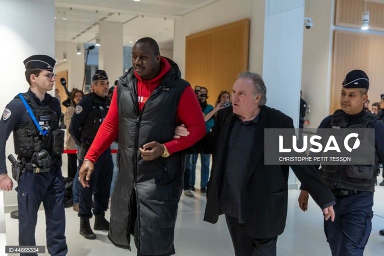Ator Gérard Depardieu vai ser julgado por novo caso de crimes sexuais