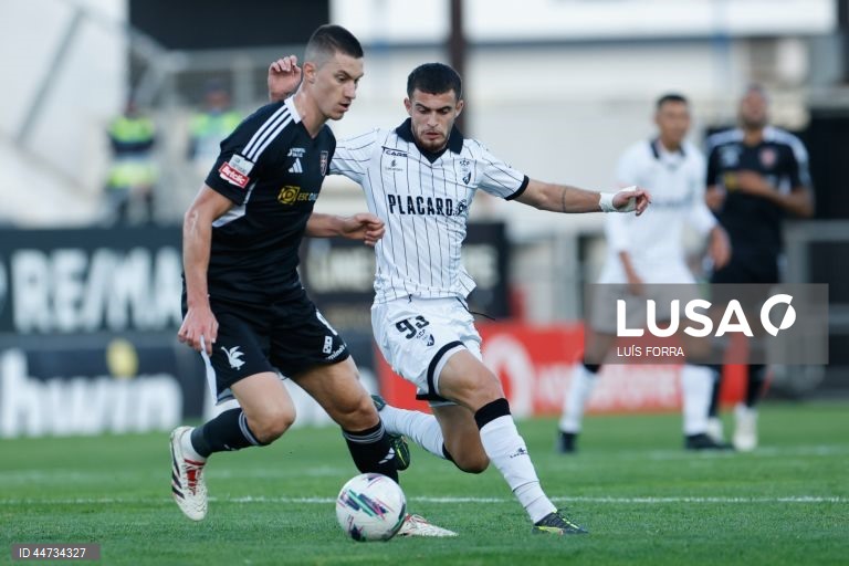 Farense e Casa Pia empatam sem golos em Faro