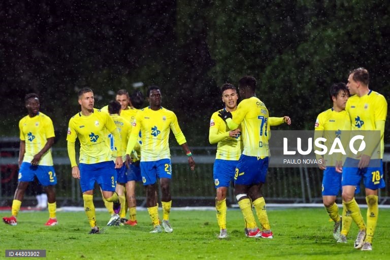 Arouca praticamente garante manutenção com triunfo sobre o Estrela da Amadora