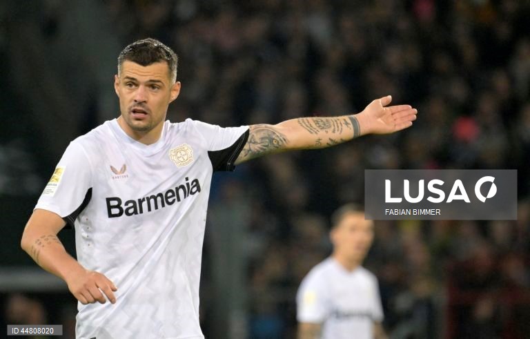 Granit Xhaka regressa a Inglaterra para jogar no Sunderland