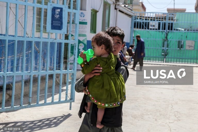 Conflito Israel/Irão afeta Afeganistão e um em cada cinco afegãos passa fome