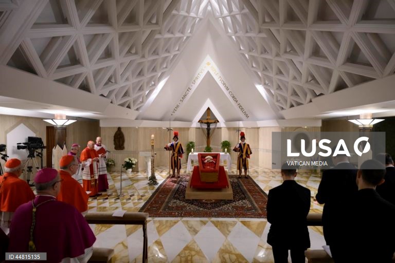 Três mais altas figuras do Estado português no funeral do Papa