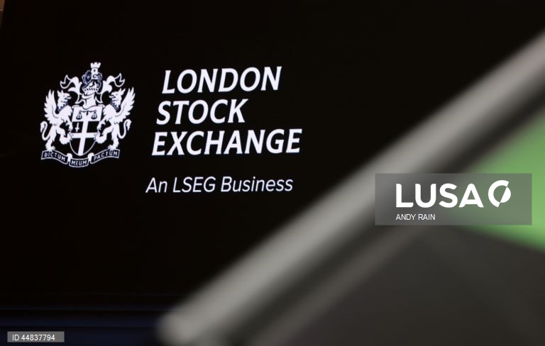 Bolsa de Londres ultrapassa os 10.000 pontos pela primeira vez