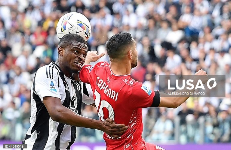 Defesa francês Kalulu assina pela Juventus até 2029