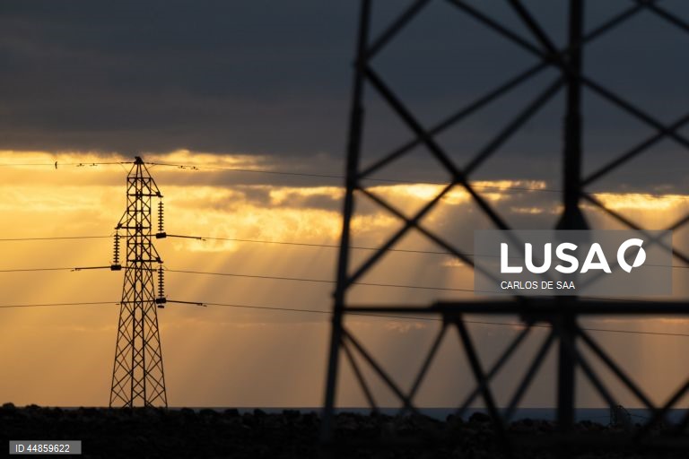Peritos apontam que o apagão teve causa inédita e defendem reforço da rede elétrica europeia
