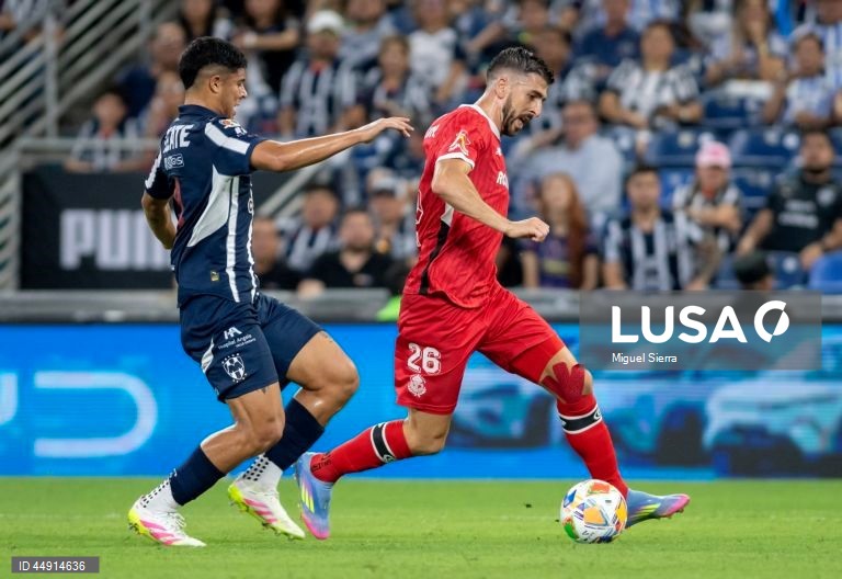 Avançado Paulinho eleito melhor jogador da Liga mexicana