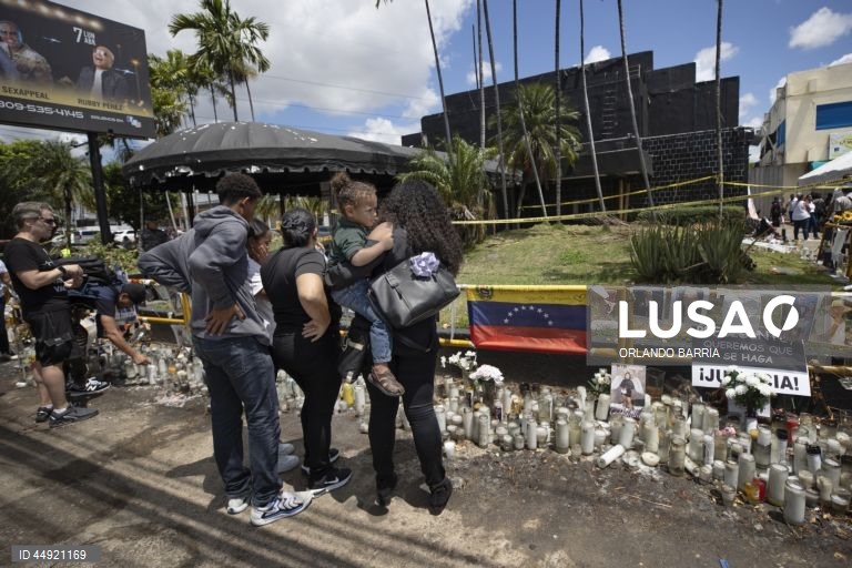 Detidos proprietários de discoteca na República Dominicana que desabou