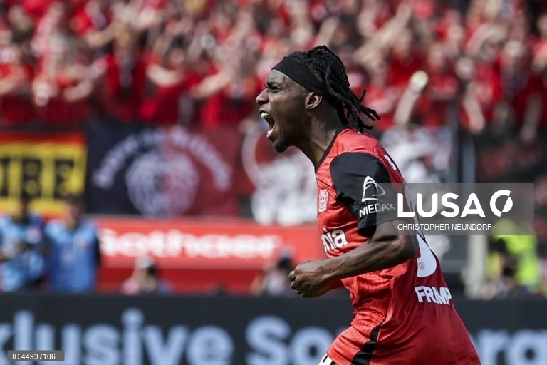 Jeremie Frimpong deixa o Bayer Leverkusen para reforçar campeão inglês Liverpool