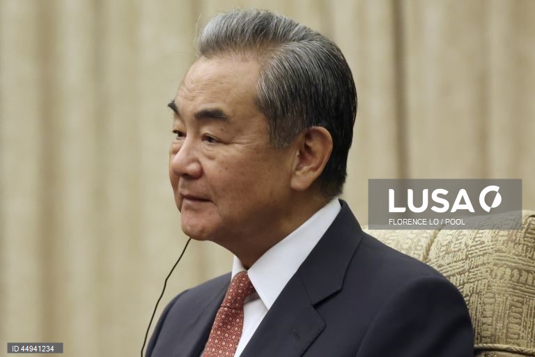MNE chinês condena Israel por ignorar Direito Internacional em conversa com Egito e Omã