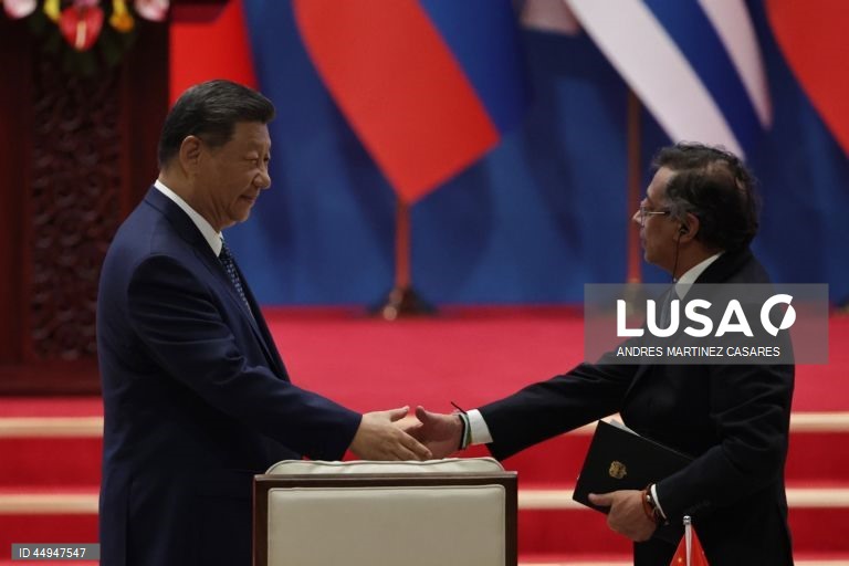 Xi Jinping diz que China será sempre boa amiga dos países da América Latina e Caraíbas