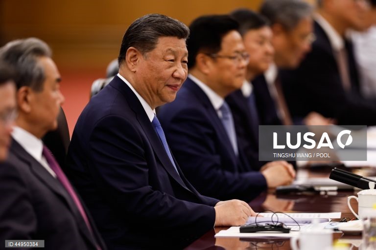 Xi Jinping pede ao homólogo sul-coreano que defenda livre-comércio