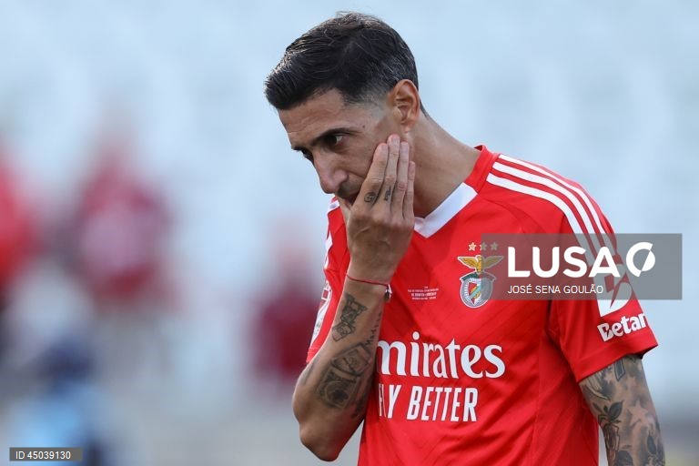 Di María regressa ao Rosario Central após jogar Mundial de clubes pelo Benfica