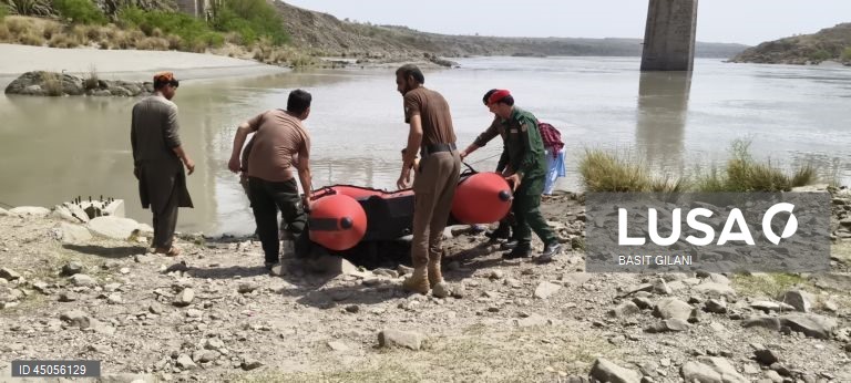 Boat capsized in Indus river near Kohat