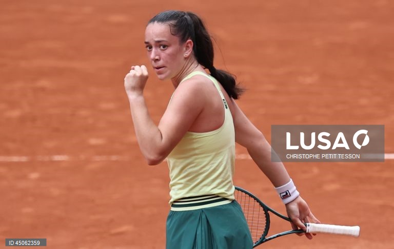 Jovem promessa Tereza Valentova vence Porto Open em ténis
