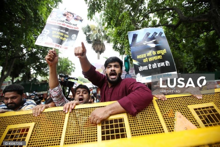 Indian Youth Congress activists stage anti-BJP protest over remarks on Indian military