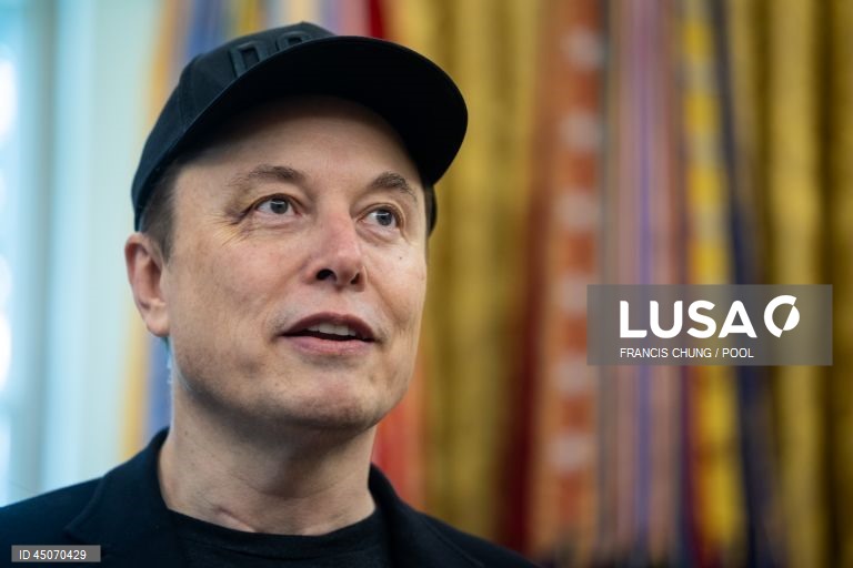 Musk pede abolição da UE depois de multa de 120 ME à rede social X