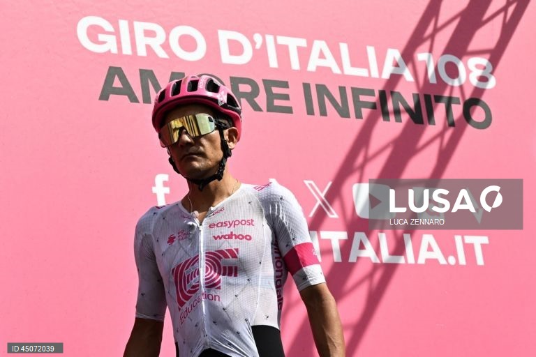 Richard Carapaz abdica do Giro para se focar na Volta a França