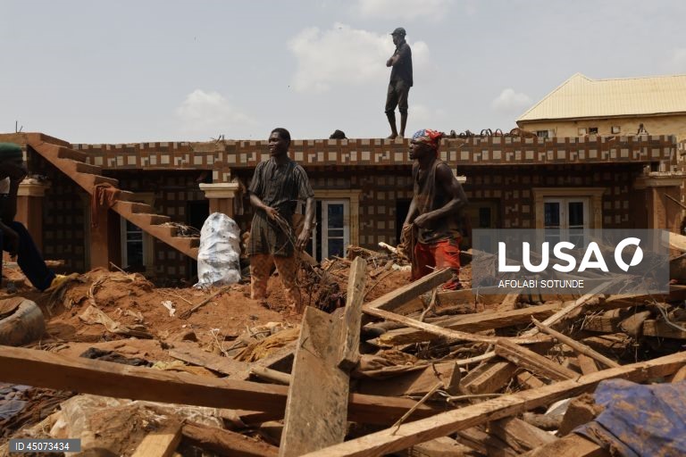Over a hundred killed in flash floods in Nigeria