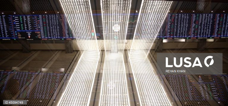 PSX hits another all-time high as KSE-100 crosses 121,000