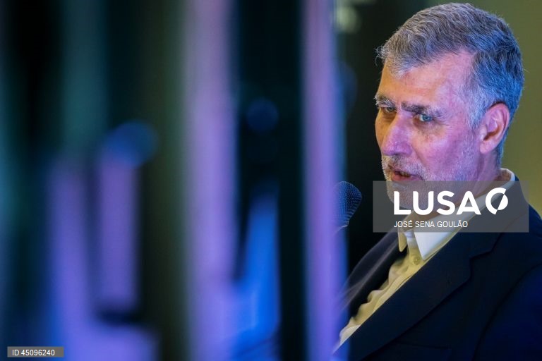 Só quatro dos dez acusados de agredir e insultar Gouveia e Melo falaram em tribunal