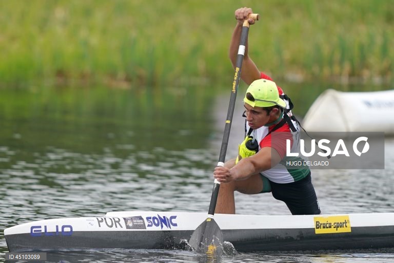 Leonardo Barbosa exulta com o seu primeiro ouro nos Europeus de Maratonas em canoagem