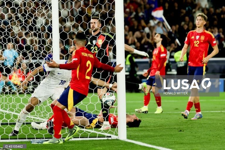 Espanha bate França por 5-4 e defronta Portugal na final da Liga das Nações