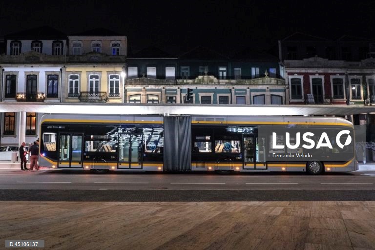 Serviço de metrobus do Porto arranca no dia 28