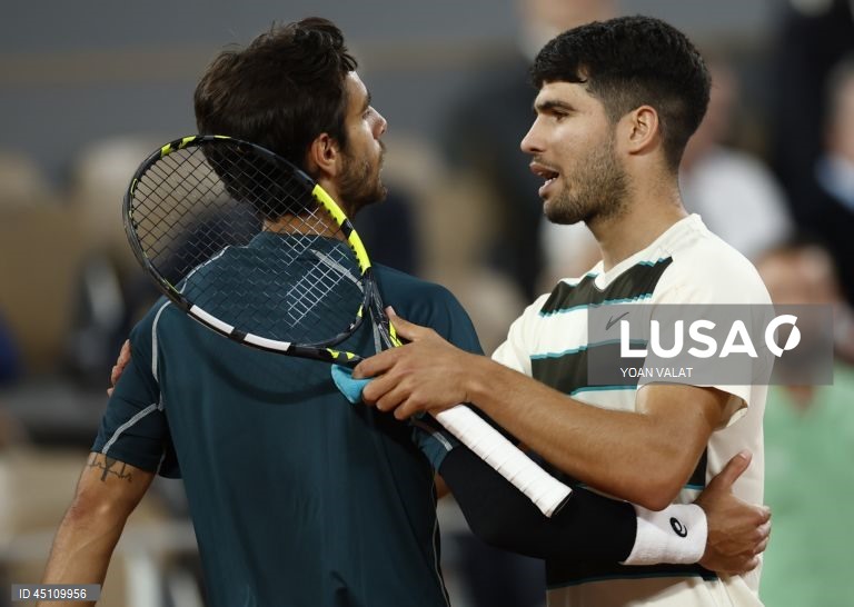 Alcaraz beneficia da desistência de Musetti e vai defender o título de Roland Garros