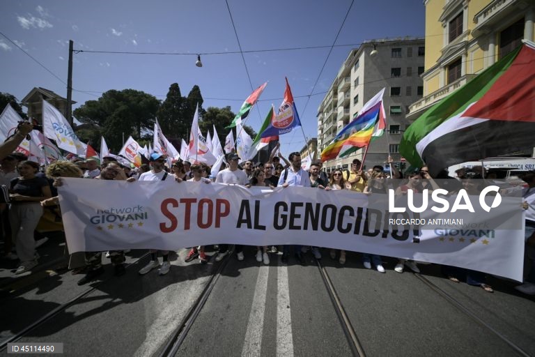 Mais de 300 mil  pessoas marcharam em Roma pelo fim da ofensiva israelita em Gaza