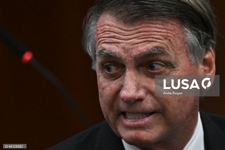 Jair Bolsonaro novamente operado, desta vez para tratar crise de soluços