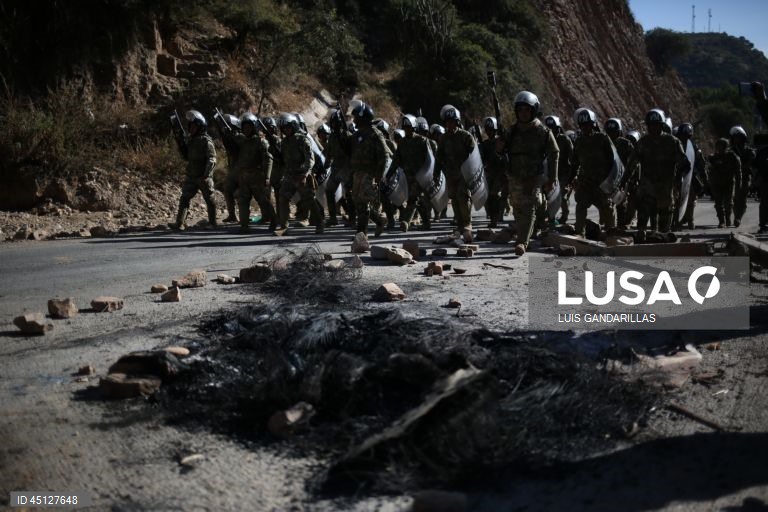 Bolivia considers requesting an international investigation into protests promoted by Evo Morales.