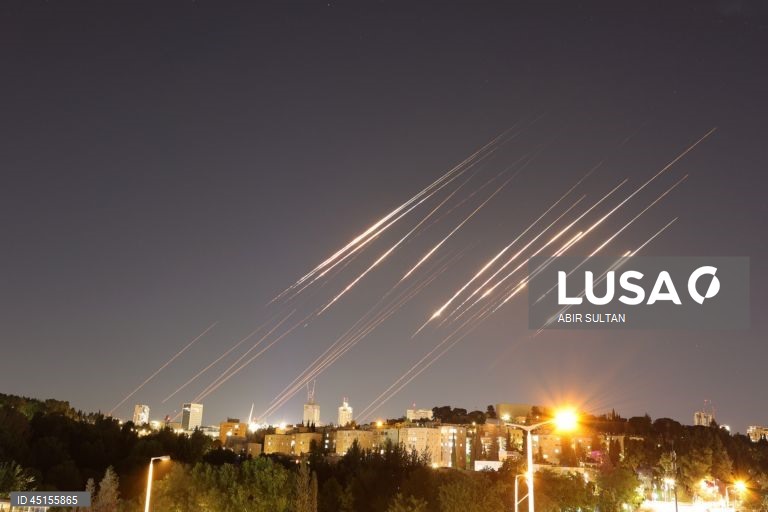Iran launches missiles against Israel