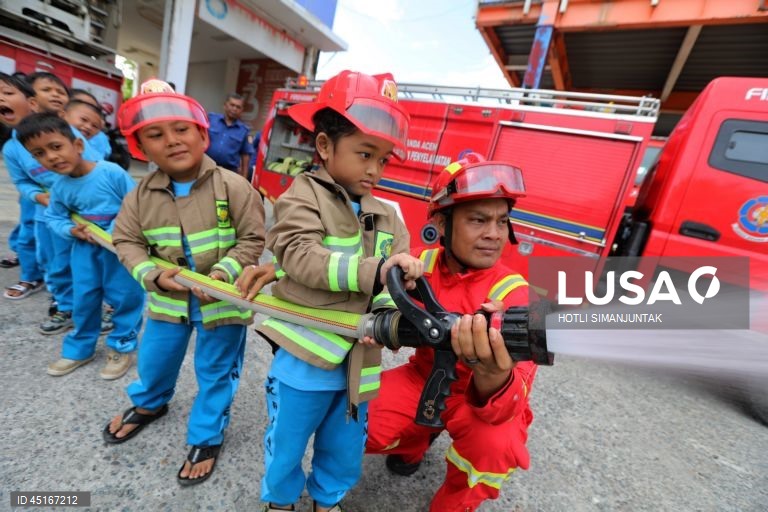 Fire disaster risk awareness campaign for school children in Aceh