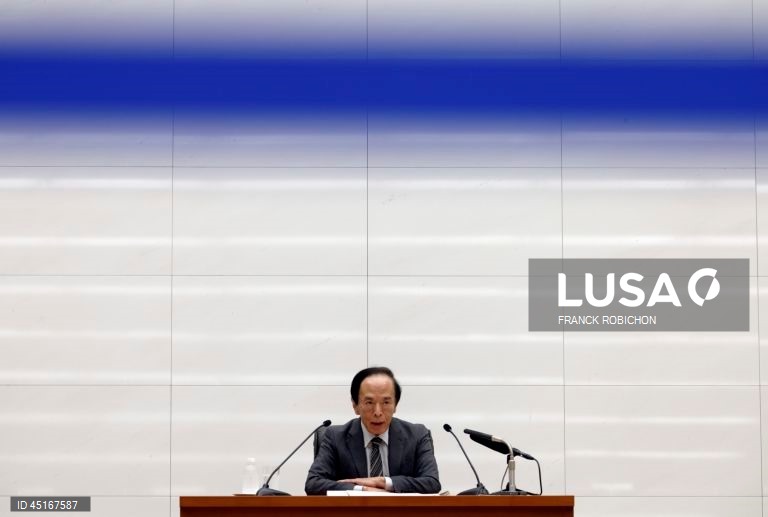 Banco central do Japão mantém taxa de juros mas começa a vender ativos