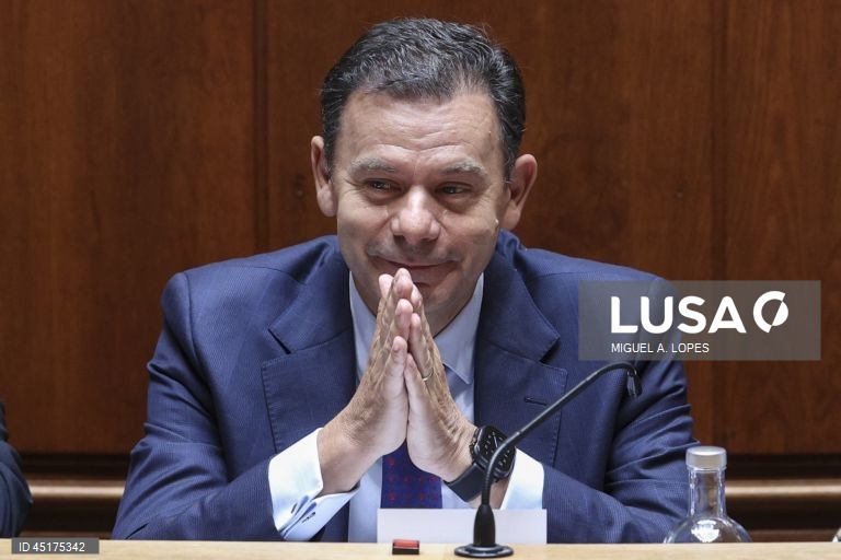 PM projeta resposta aos problemas e crescimento e espera colaboração do parlamento
