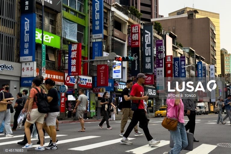 Taiwan blacklists Huawei and SMIC