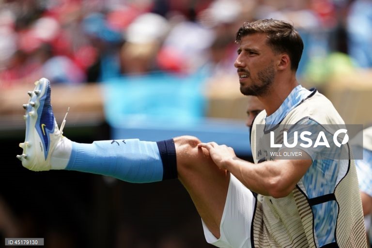 Ruben Dias renova com o Manchester City até 2029