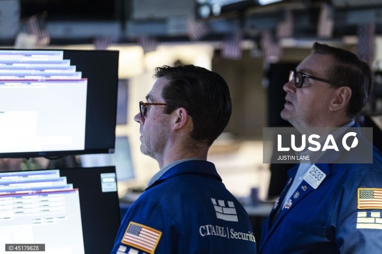 Wall Street fecha em alta graças a ataque relativamente fraco do Irão a base EUA