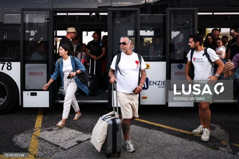 Voo de repatriamento transportou 69 pessoas de Israel para Portugal